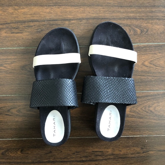Tahari sandals in black/white - Picture 1 of 4